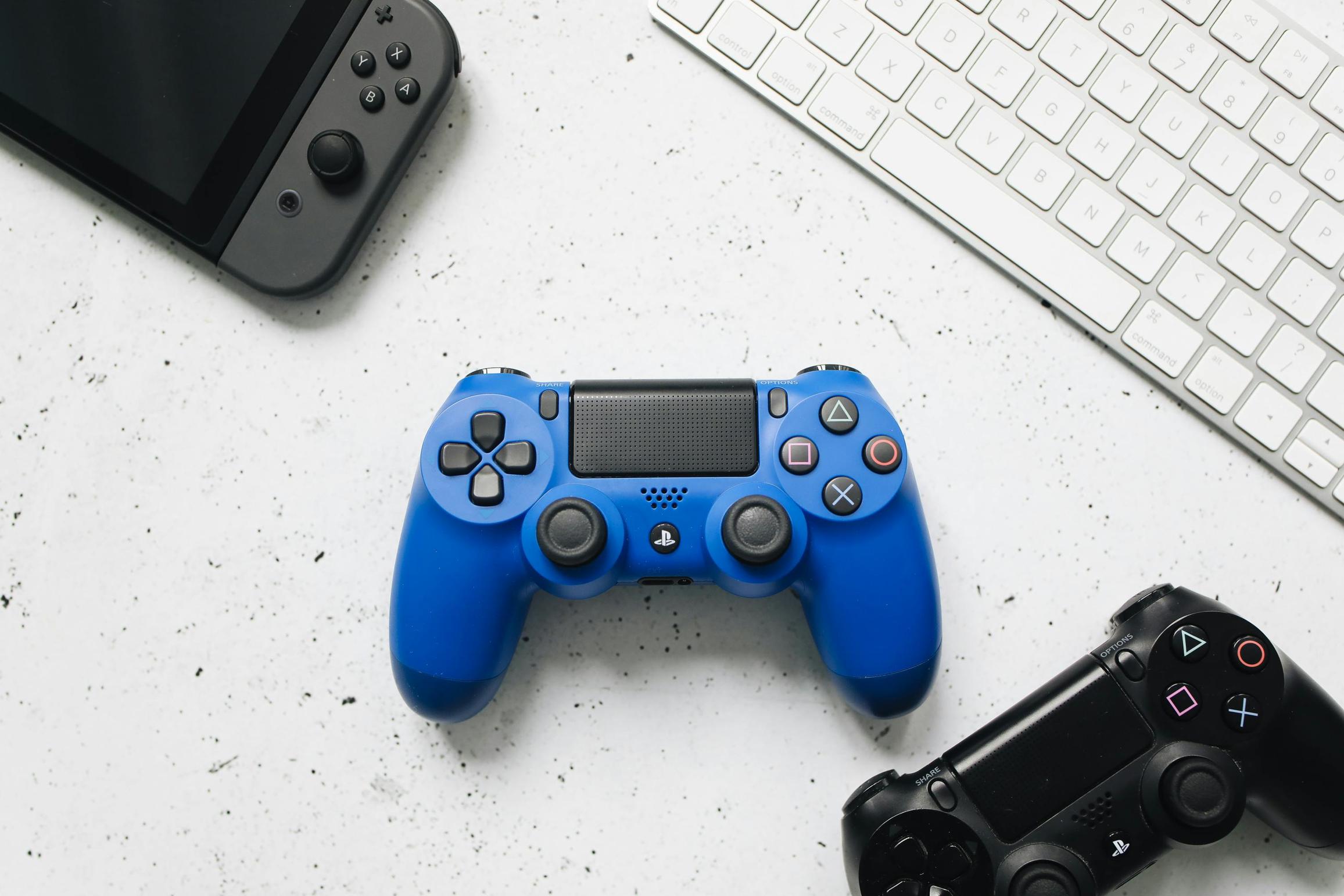 هل تقبل PS5 وحدات التحكم من جهات خارجية؟