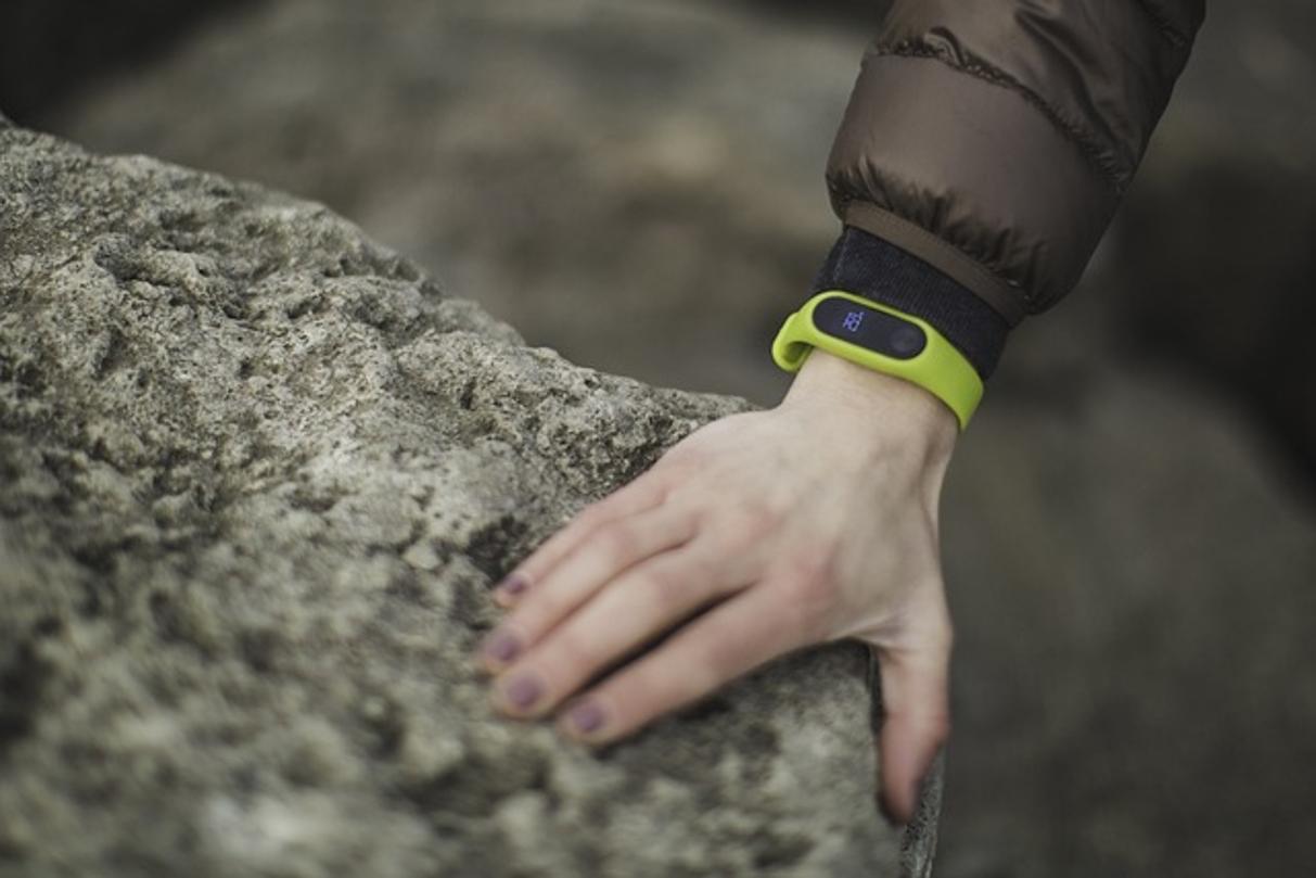 ¿Funciona Fitbit con un celular?